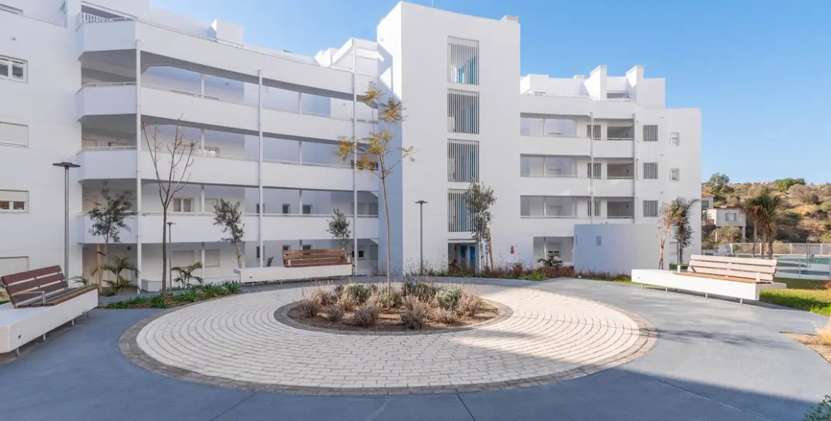 Sale of middle floor apartment in Rincón de la Victoria 32