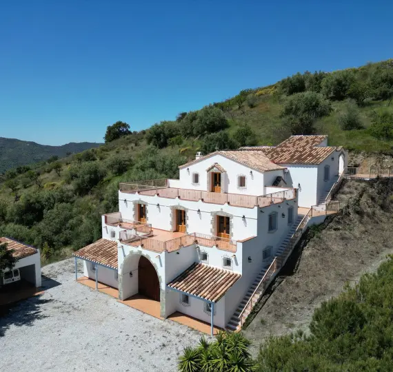 Продажа  отдельно стоящей виллы в Sedella