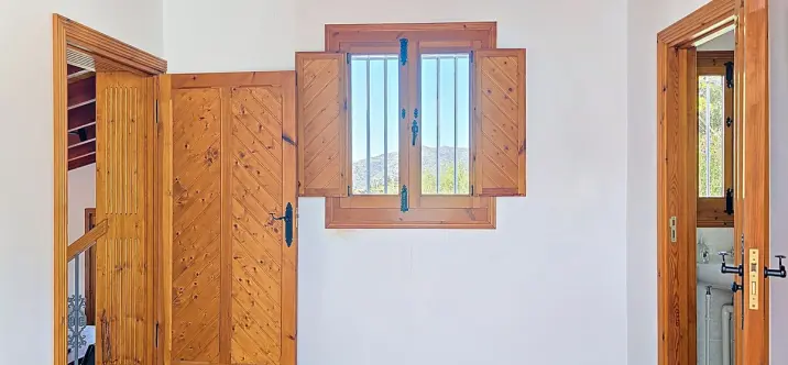 Продажа  отдельно стоящей виллы в Sedella 3