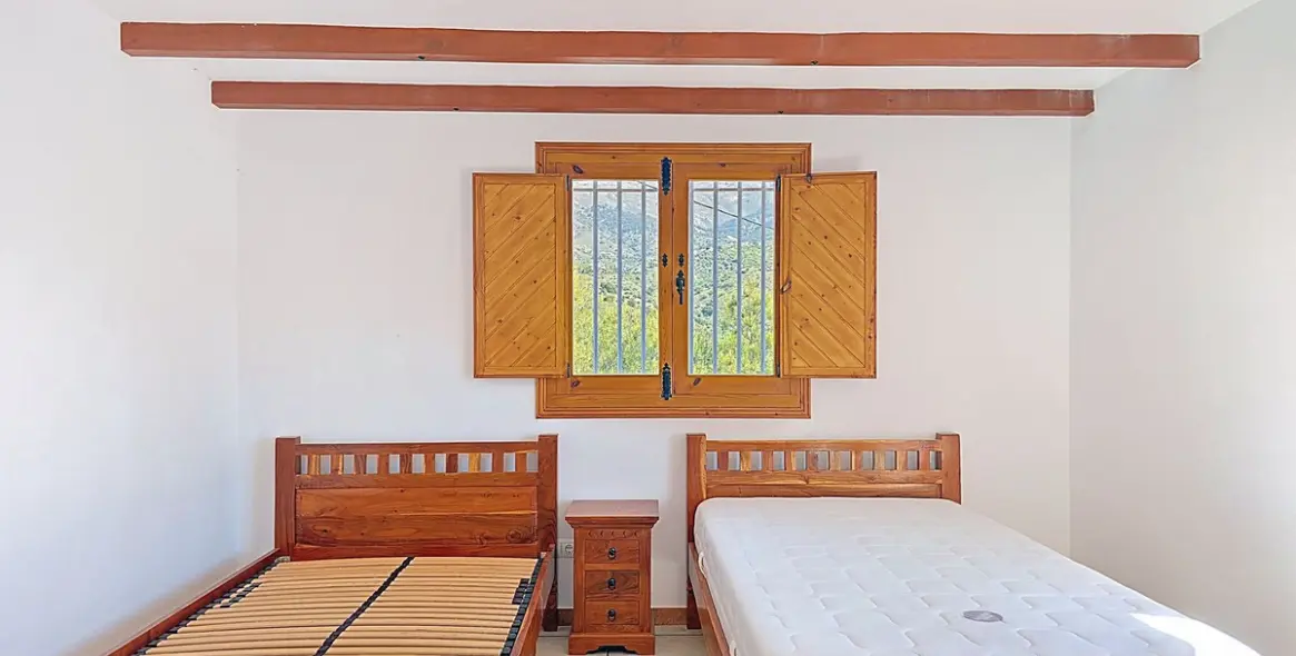 Sale of detached villa in Sedella 27