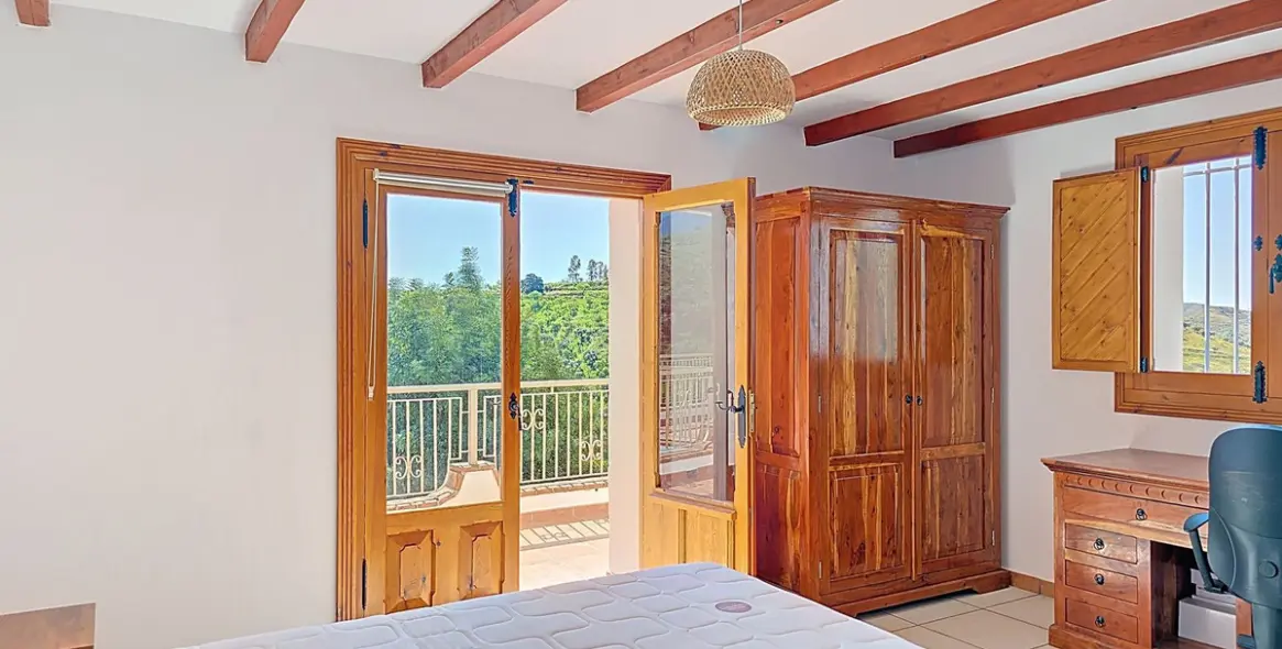 Sale of detached villa in Sedella 32