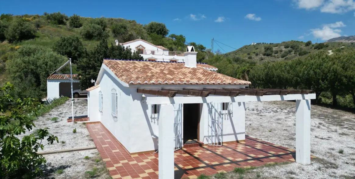 Sale of detached villa in Sedella 42