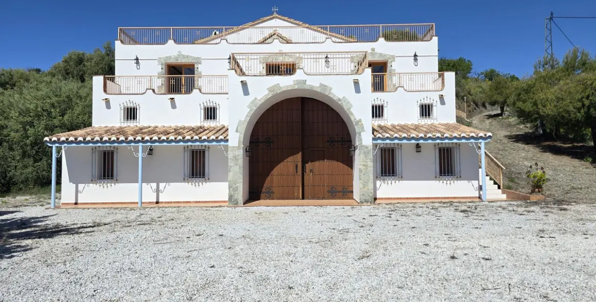 Sale of detached villa in Sedella 53