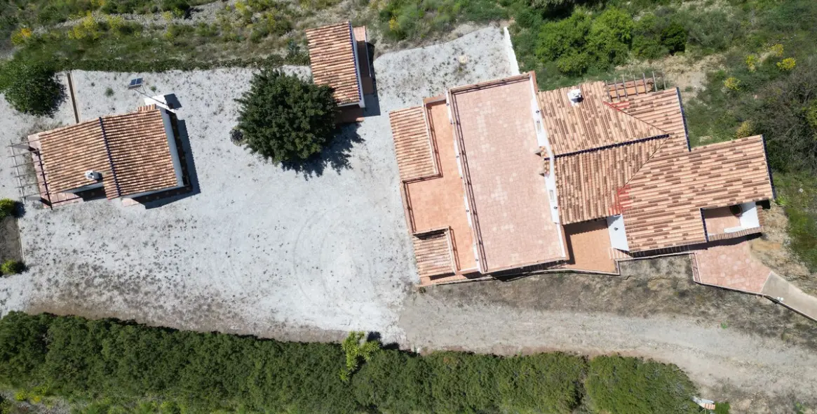 Sale of detached villa in Sedella 60