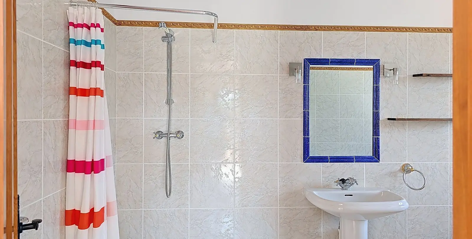 Продажа  отдельно стоящей виллы в Sedella 25