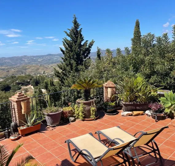 Sale of detached villa in Mijas
