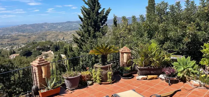 Sale of detached villa in Mijas 0