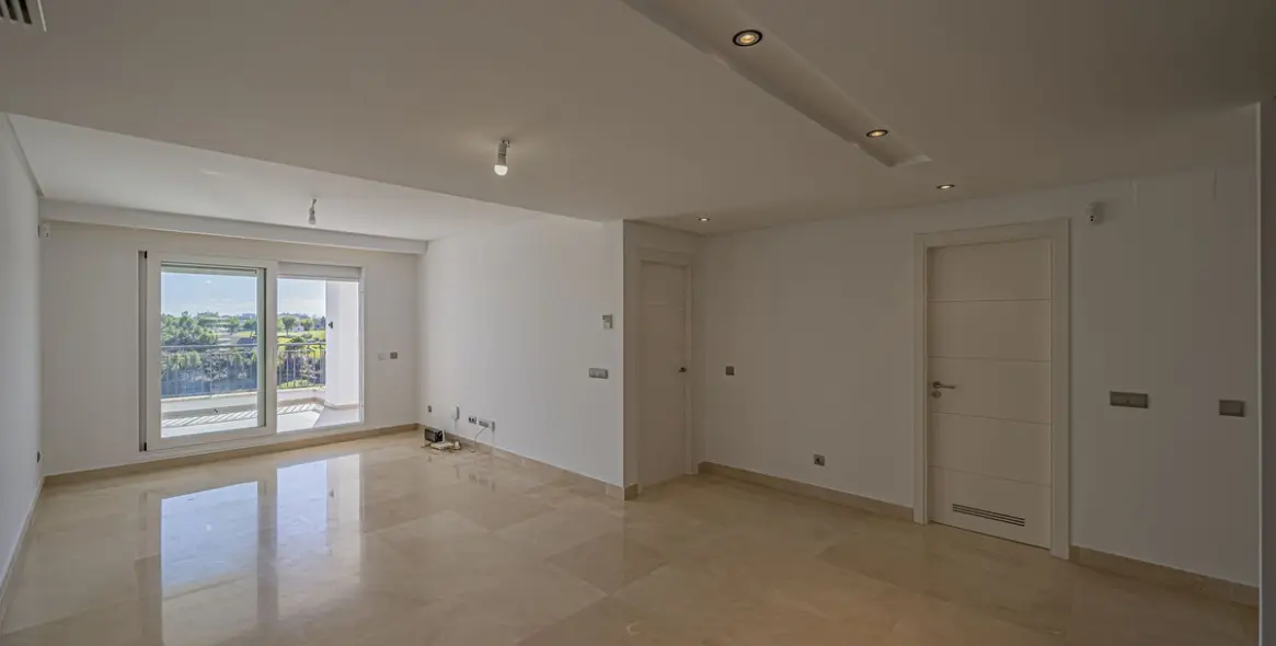 Продажа апартаментов на среднем этаже в Los Arqueros 4