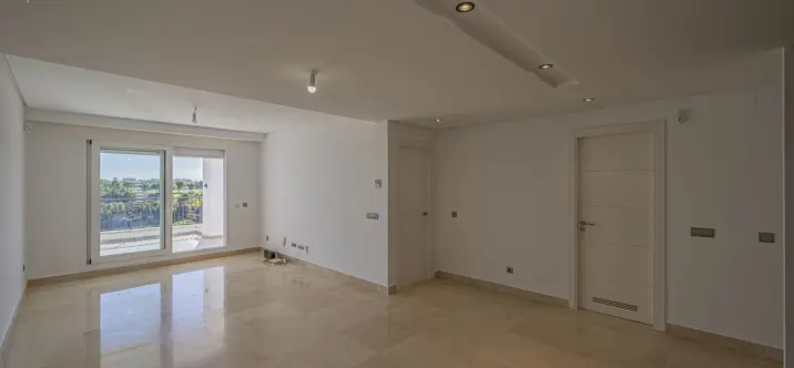 Sale of middle floor apartment in Los Arqueros 3