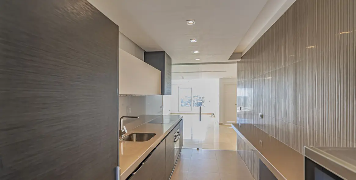 Продажа апартаментов на среднем этаже в Los Arqueros 10