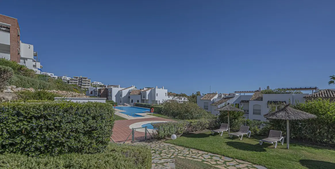 Продажа апартаментов на среднем этаже в Los Arqueros 18