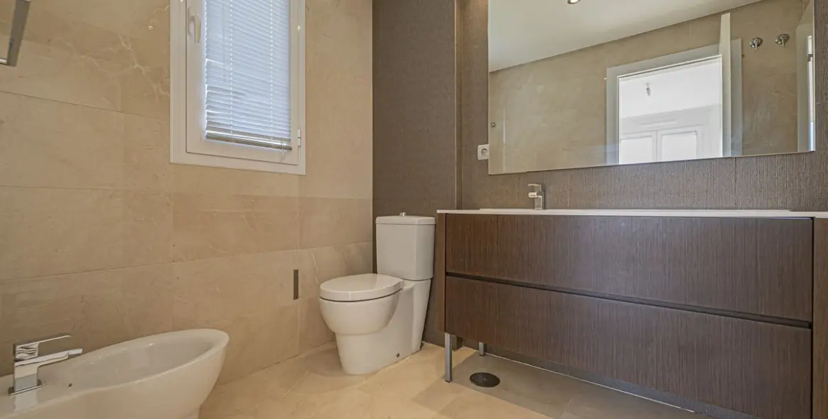 Продажа апартаментов на среднем этаже в Los Arqueros 20