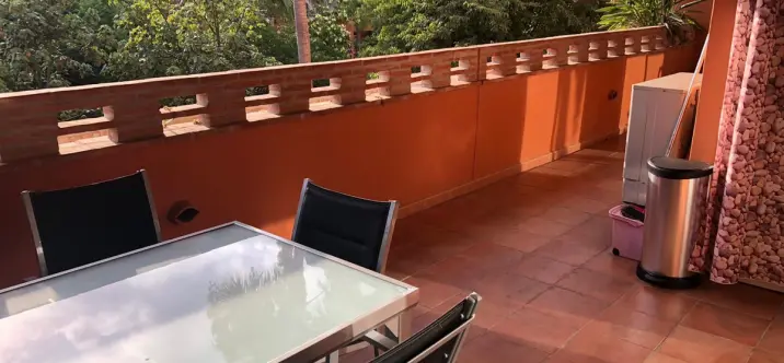 Sale of middle floor apartment in The Golden Mile 0