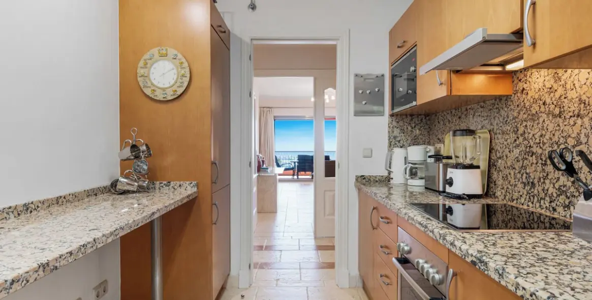 Продажа апартаментов на среднем этаже в Los Flamingos 12