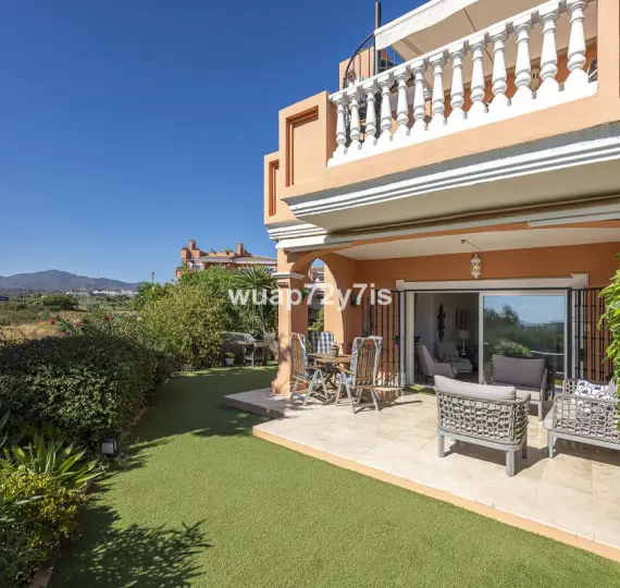 Sale of ground floor apartment in Estepona