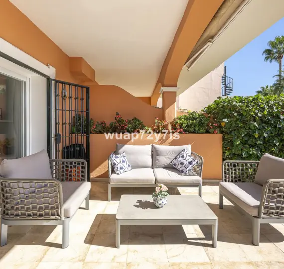 Sale of ground floor apartment in Estepona