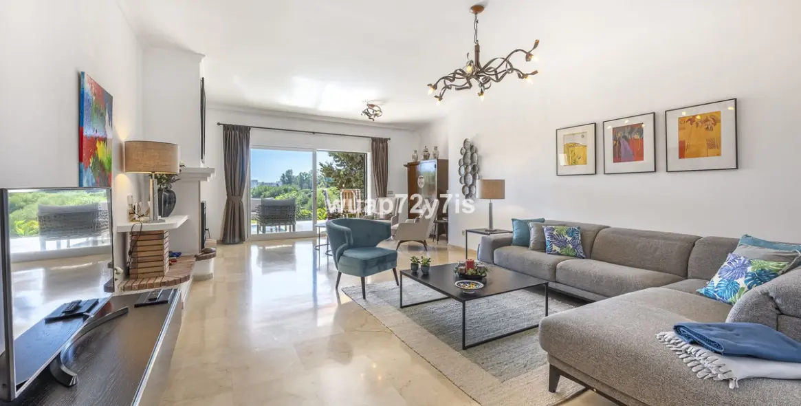 Продажа апартаментов на первом этаже в Estepona 4