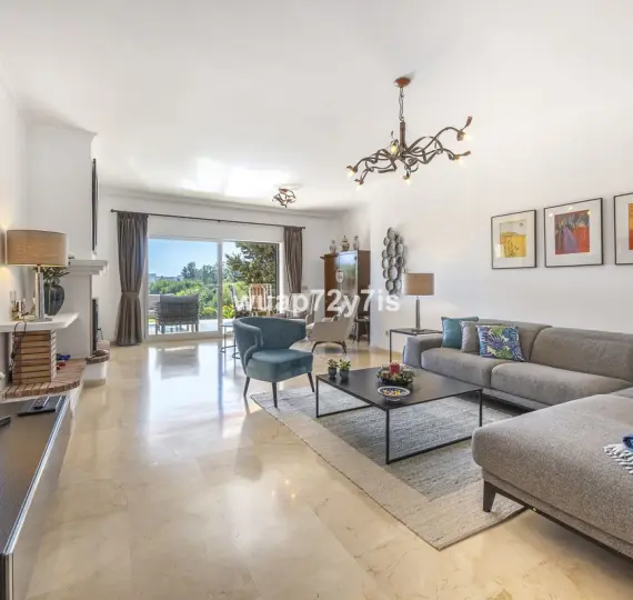 Sale of ground floor apartment in Estepona
