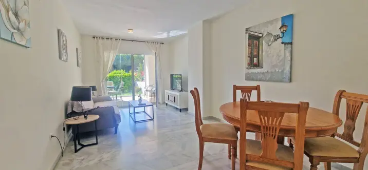 Venta de apartamento en planta baja en Calahonda 4