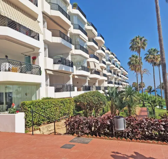 Venta de apartamento en planta baja en Calahonda