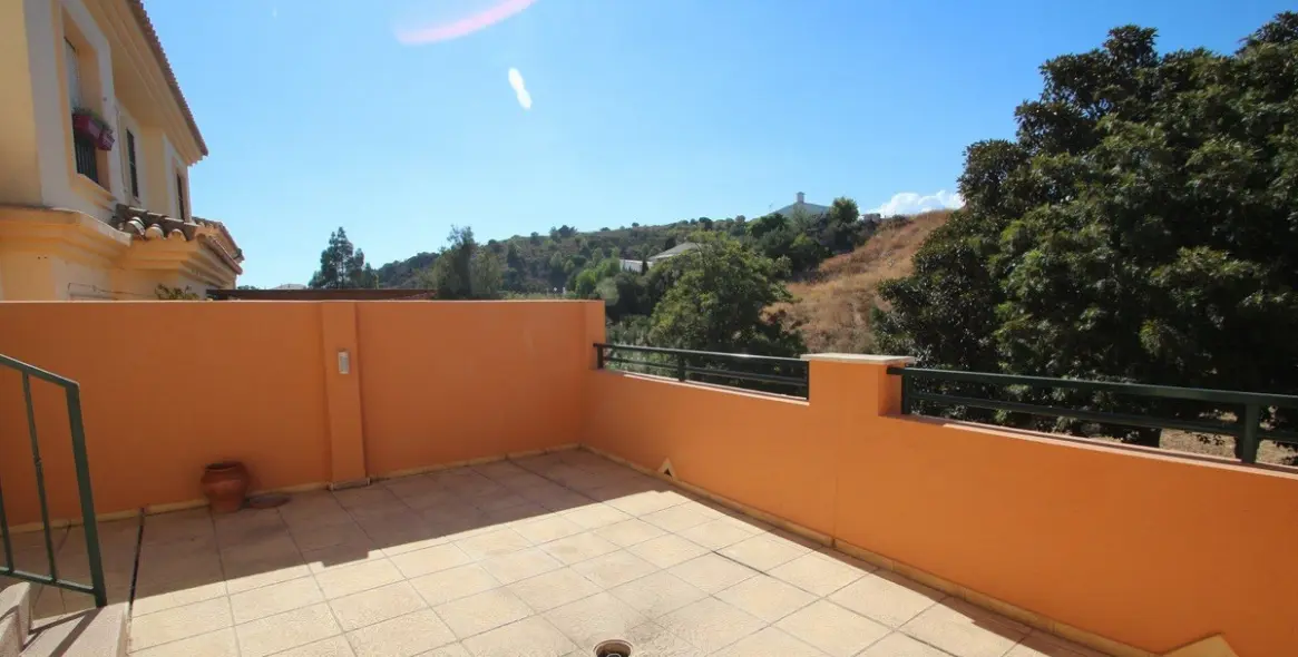 Продажа  отдельно стоящей виллы в Los Pacos 3