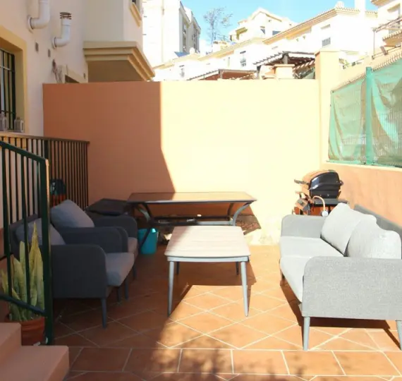 Venta de villa independiente en Los Pacos