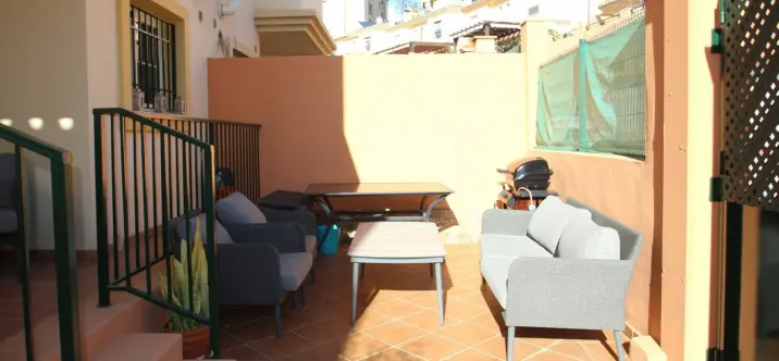 Venta de villa independiente en Los Pacos 3