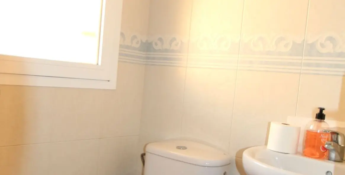 Продажа  отдельно стоящей виллы в Los Pacos 11