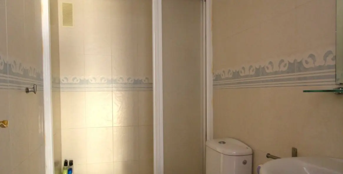 Продажа  отдельно стоящей виллы в Los Pacos 20