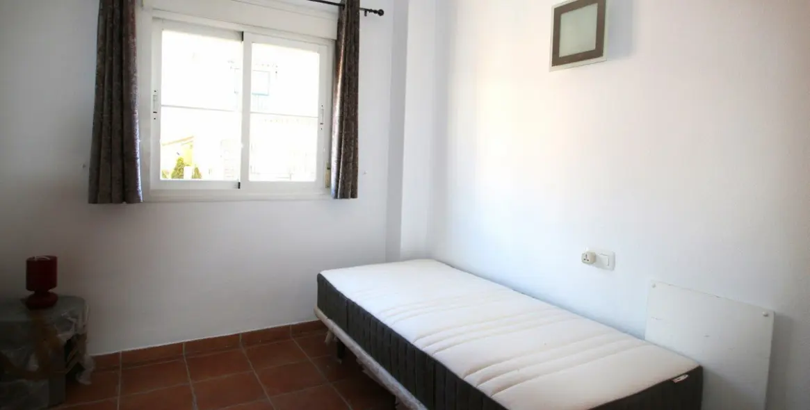 Продажа  отдельно стоящей виллы в Los Pacos 22