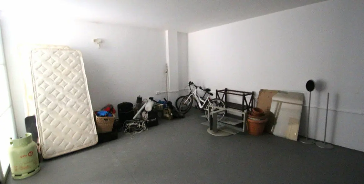 Продажа  отдельно стоящей виллы в Los Pacos 23