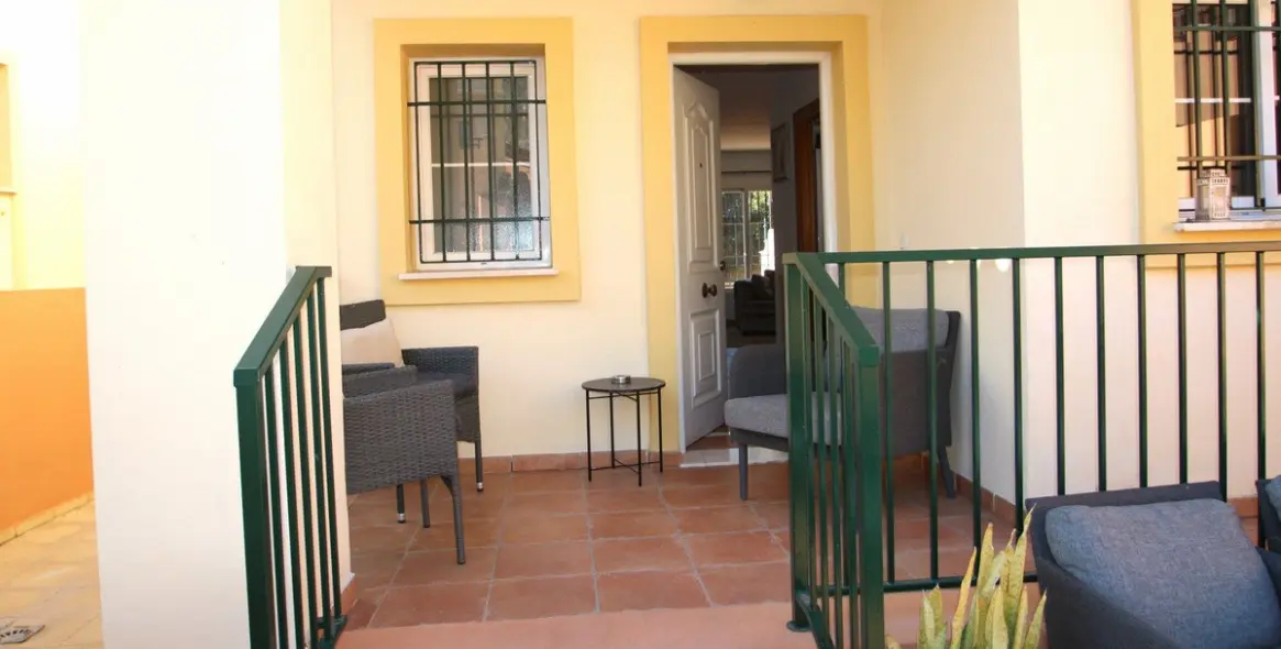 Продажа  отдельно стоящей виллы в Los Pacos 28