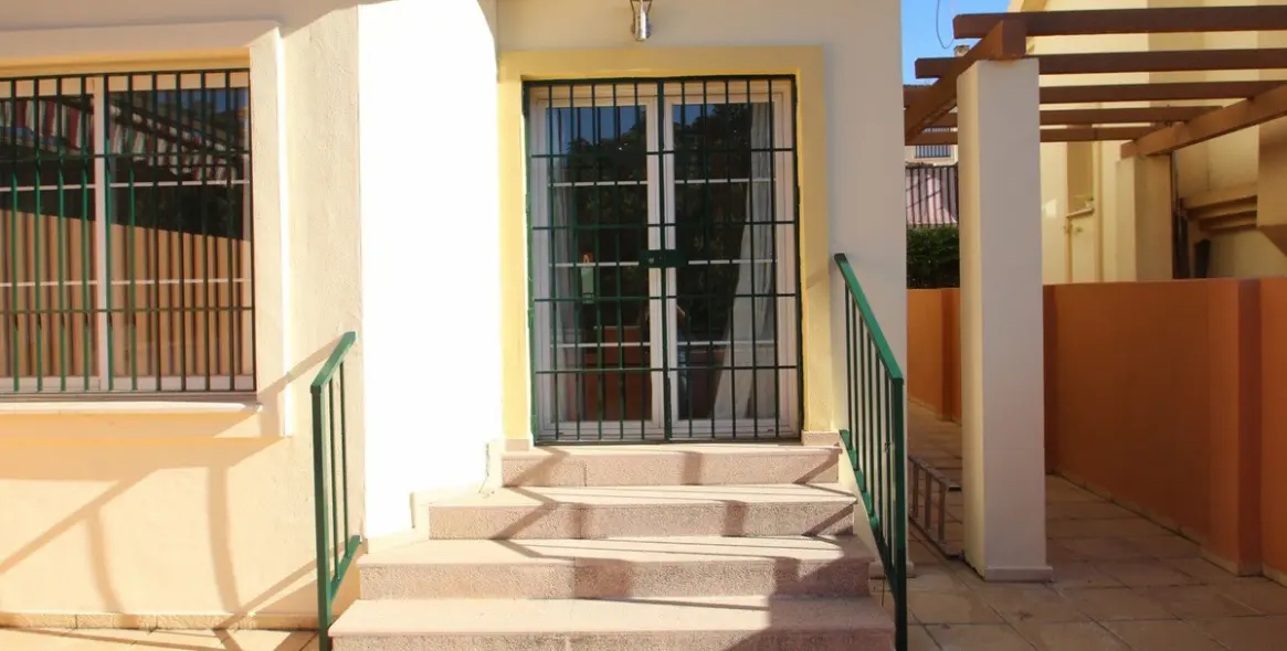 Продажа  отдельно стоящей виллы в Los Pacos 29