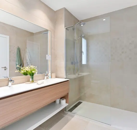 Venta de apartamento en planta media en Estepona