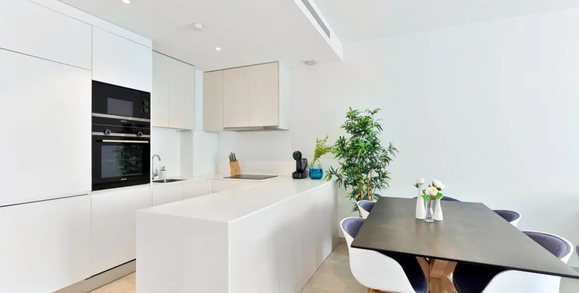 Продажа апартаментов на среднем этаже в Estepona 8