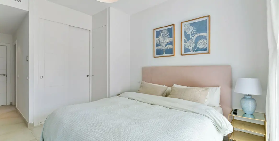 Продажа апартаментов на среднем этаже в Estepona 9