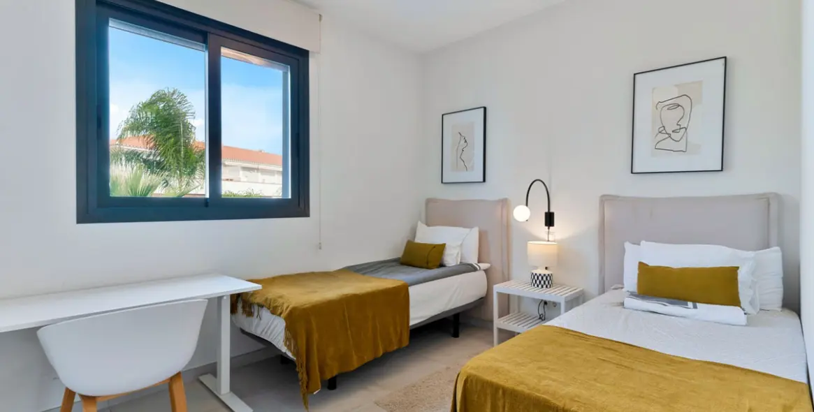 Продажа апартаментов на среднем этаже в Estepona 12