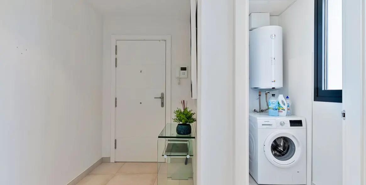 Продажа апартаментов на среднем этаже в Estepona 16