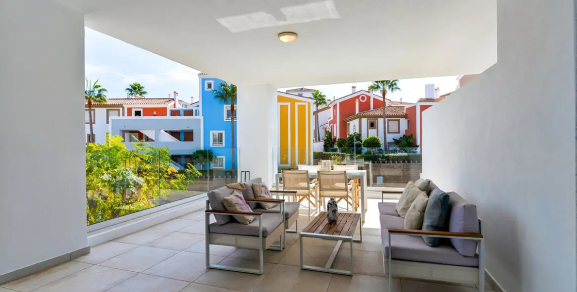 Продажа апартаментов на среднем этаже в Estepona 17