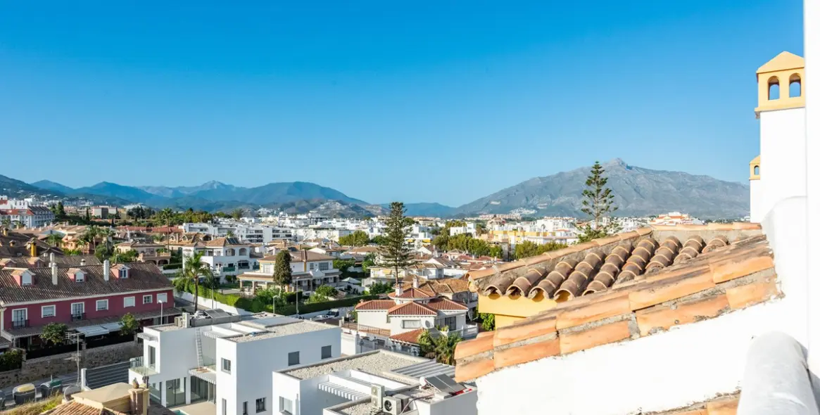 Sale of penthouse in San Pedro de Alcántara 22