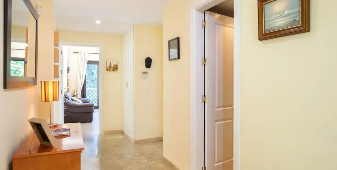 Продажа апартаментов на среднем этаже в Río Real 2