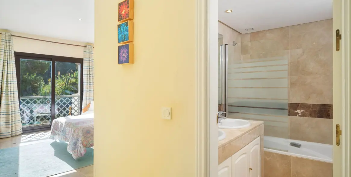 Продажа апартаментов на среднем этаже в Río Real 3