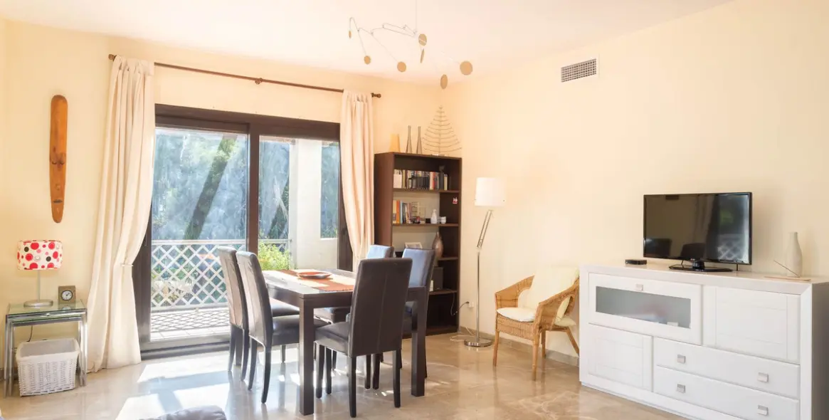 Продажа апартаментов на среднем этаже в Río Real 12