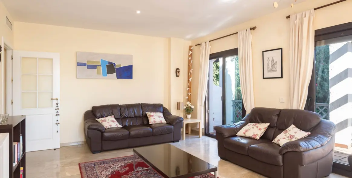 Продажа апартаментов на среднем этаже в Río Real 13