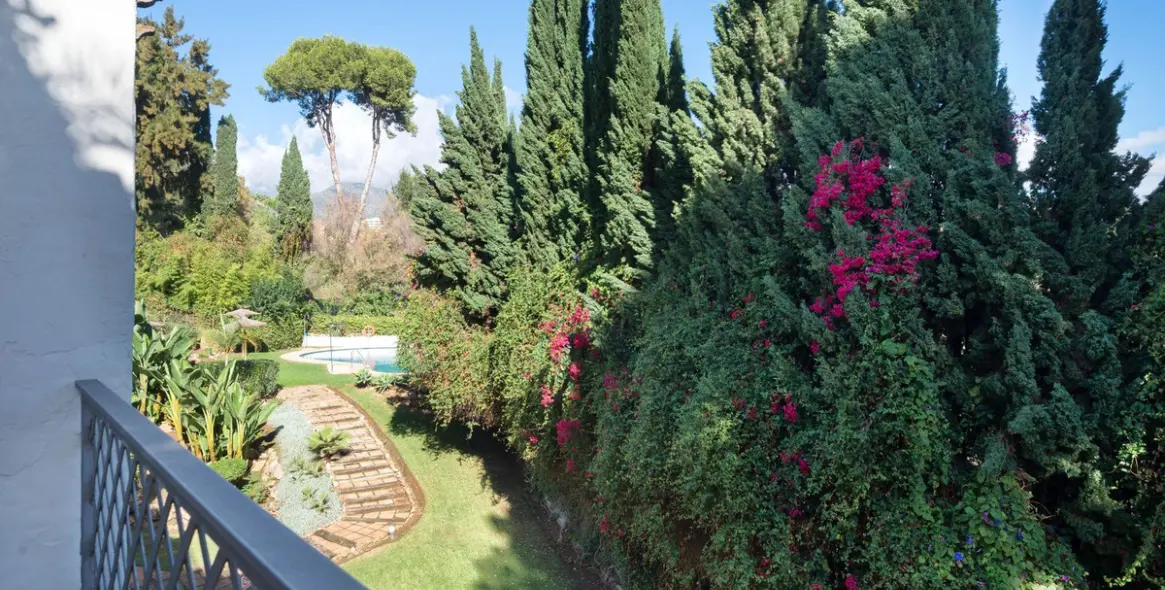 Venta de apartamento en planta media en Río Real 21