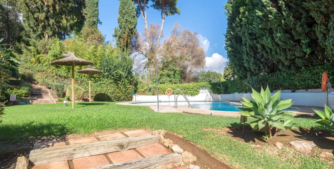 Venta de apartamento en planta media en Río Real 22