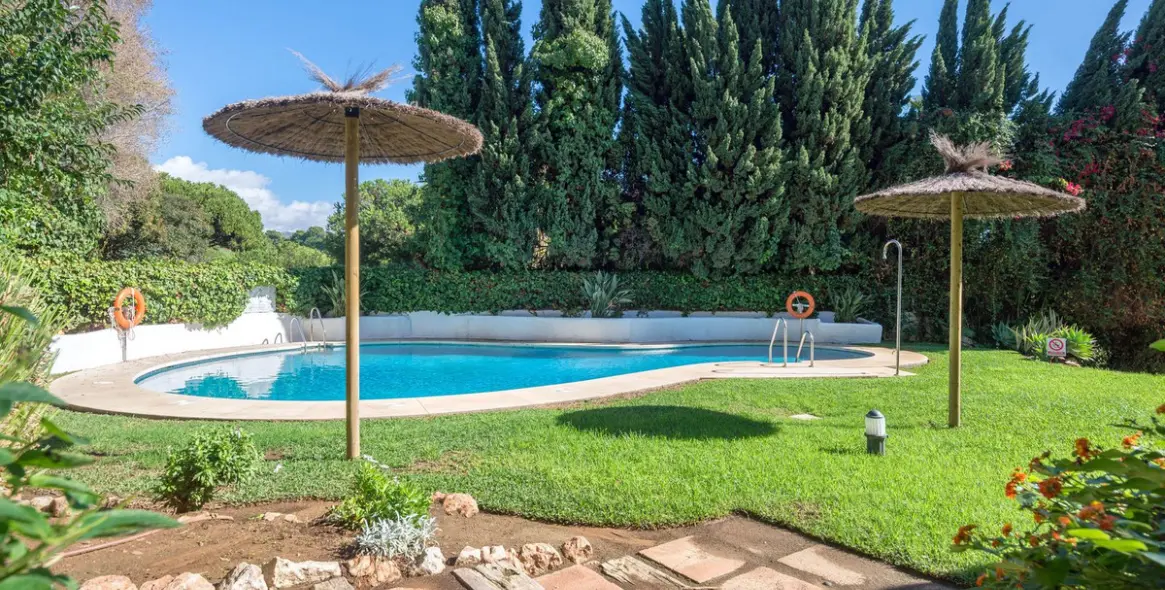 Venta de apartamento en planta media en Río Real 23