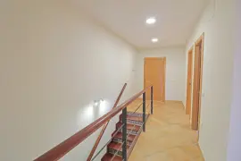 Image 6 thumb