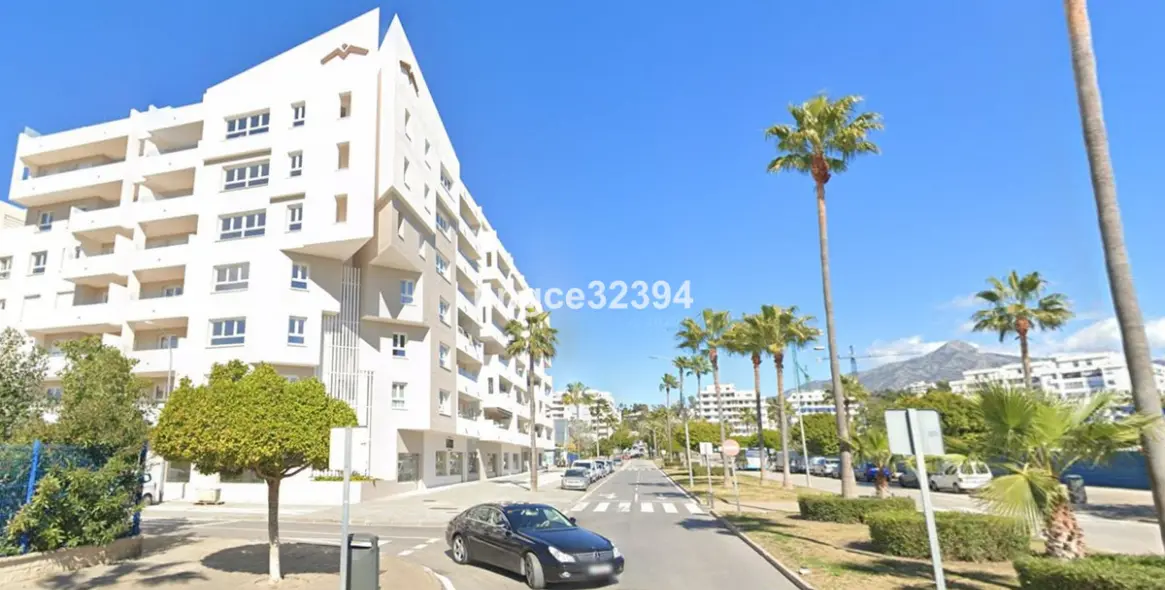 Sale of middle floor apartment in Nueva Andalucía 16