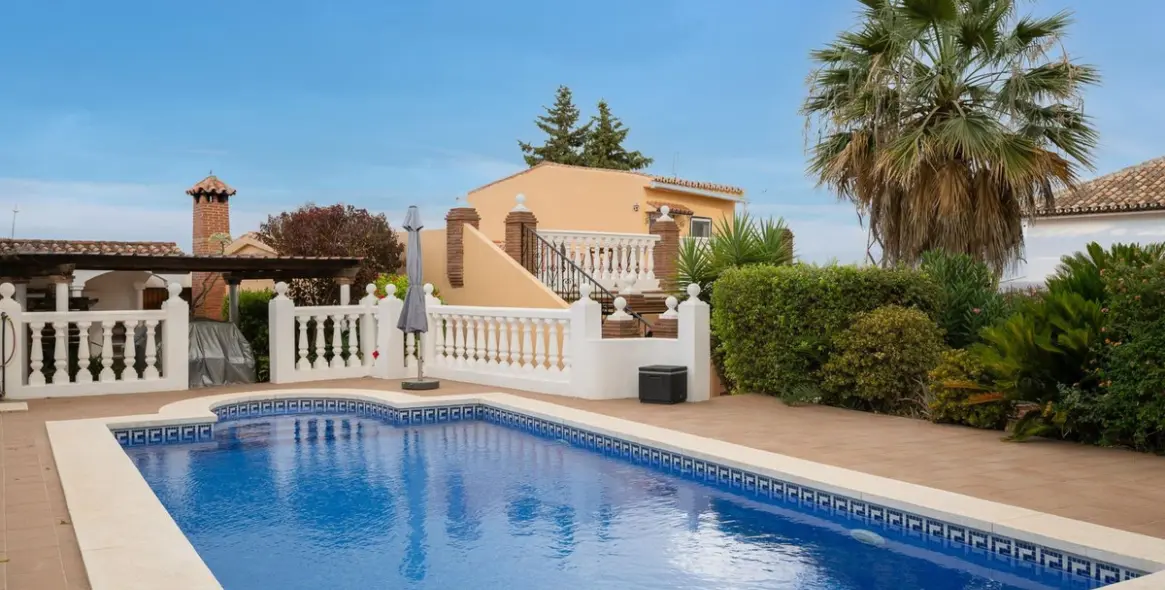 Sale of detached villa in Alhaurín el Grande 2